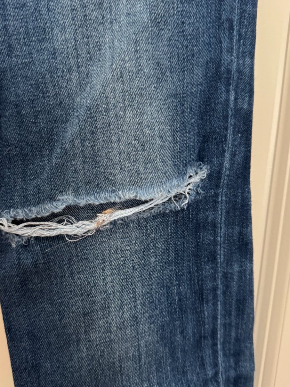 Joe's Jeans Flawless Icon Skinny Ankle Distressed Denim 24 - Picture 4 of 9